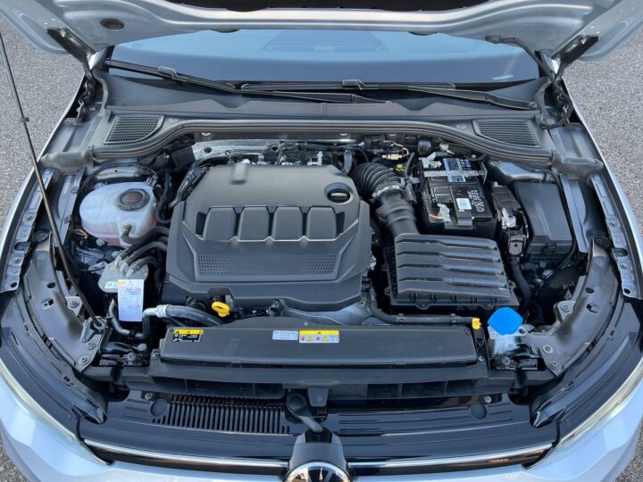 Abbildung Fahrzeugdetailansicht Volkswagen Golf Variant - Nr. 32