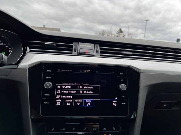 Abbildung Fahrzeugdetailansicht Volkswagen Passat Variant - Nr. 20