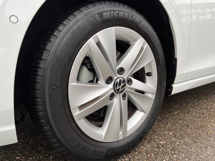 Abbildung Fahrzeugdetailansicht Volkswagen Golf Variant - Nr. 35