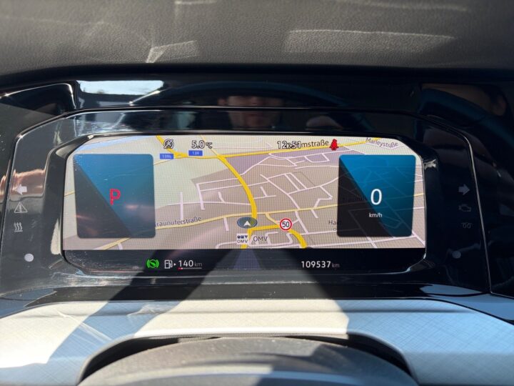 Abbildung Fahrzeugdetailansicht Volkswagen Golf Variant - Nr. 17