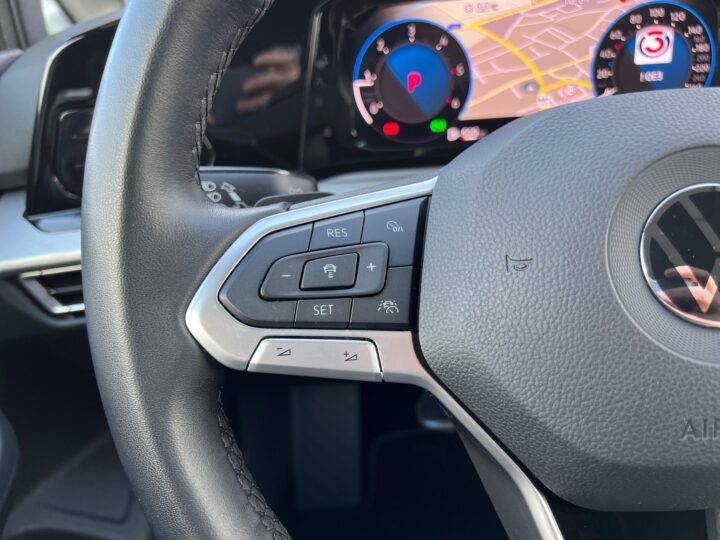 Abbildung Fahrzeugdetailansicht Volkswagen Golf Variant - Nr. 38