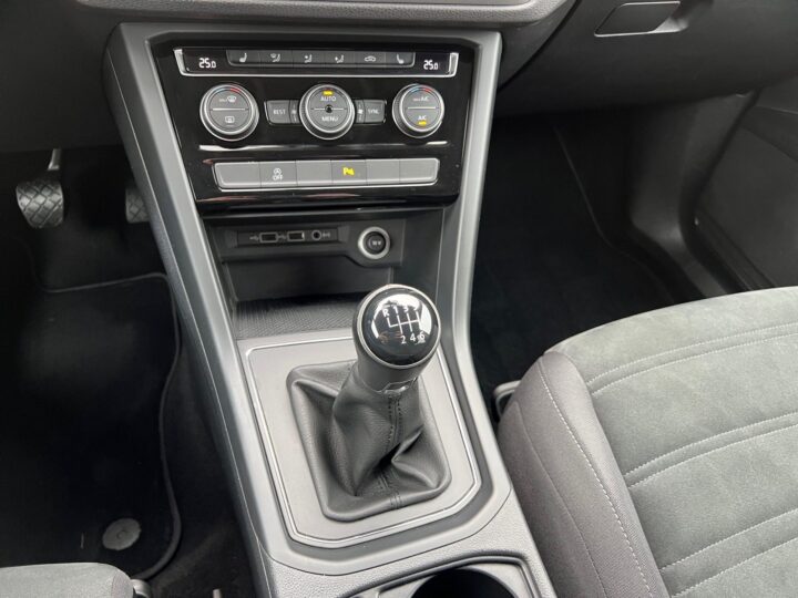 Abbildung Fahrzeugdetailansicht Volkswagen Touran - Nr. 28