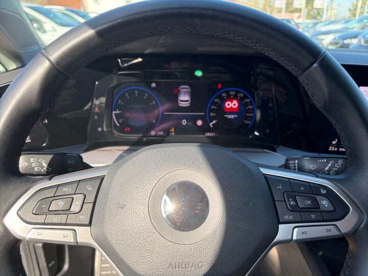 Abbildung Fahrzeugdetailansicht Volkswagen Golf - Nr. 15