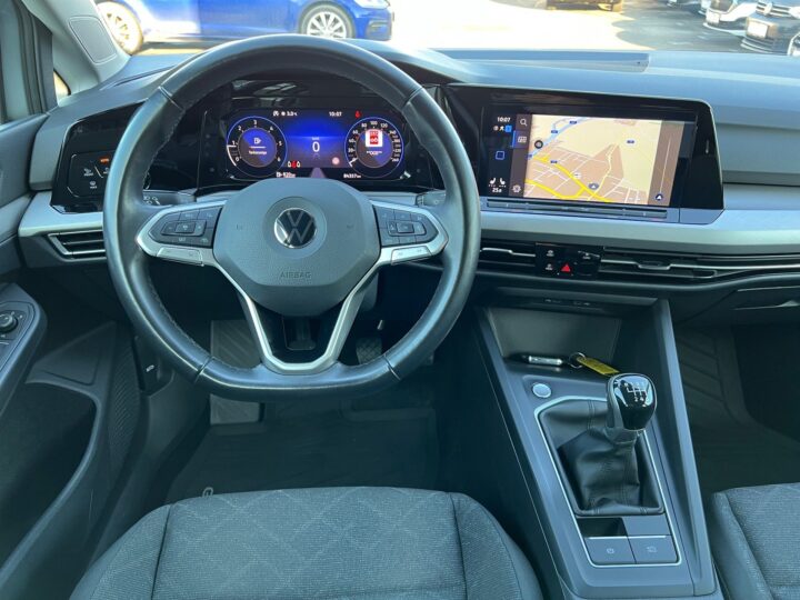 Abbildung Fahrzeugdetailansicht Volkswagen Golf Variant - Nr. 10