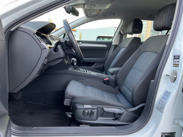 Abbildung Fahrzeugdetailansicht Volkswagen Passat Variant - Nr. 12