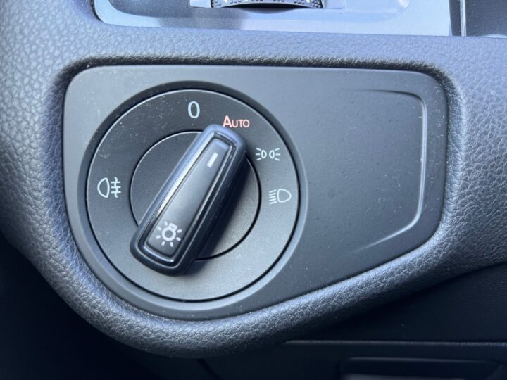 Abbildung Fahrzeugdetailansicht Volkswagen Golf Variant - Nr. 41