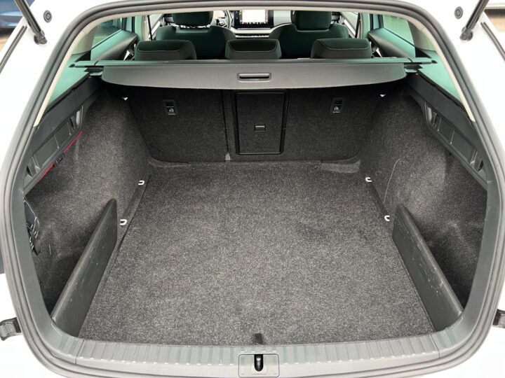 Abbildung Fahrzeugdetailansicht Skoda Octavia - Nr. 14