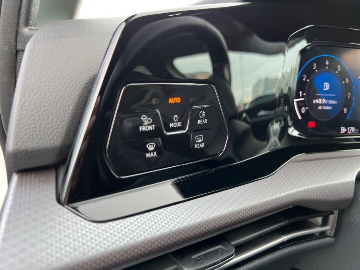 Abbildung Fahrzeugdetailansicht Volkswagen Golf - Nr. 41