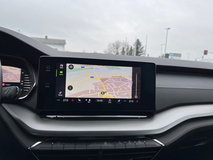 Abbildung Fahrzeugdetailansicht Skoda Octavia - Nr. 24