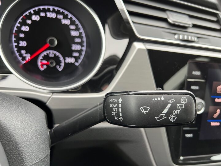 Abbildung Fahrzeugdetailansicht Volkswagen Touran - Nr. 40