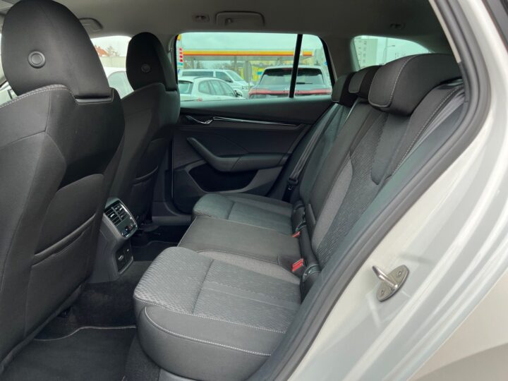 Abbildung Fahrzeugdetailansicht Skoda Octavia - Nr. 13