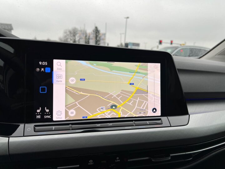 Abbildung Fahrzeugdetailansicht Volkswagen Golf Variant - Nr. 25