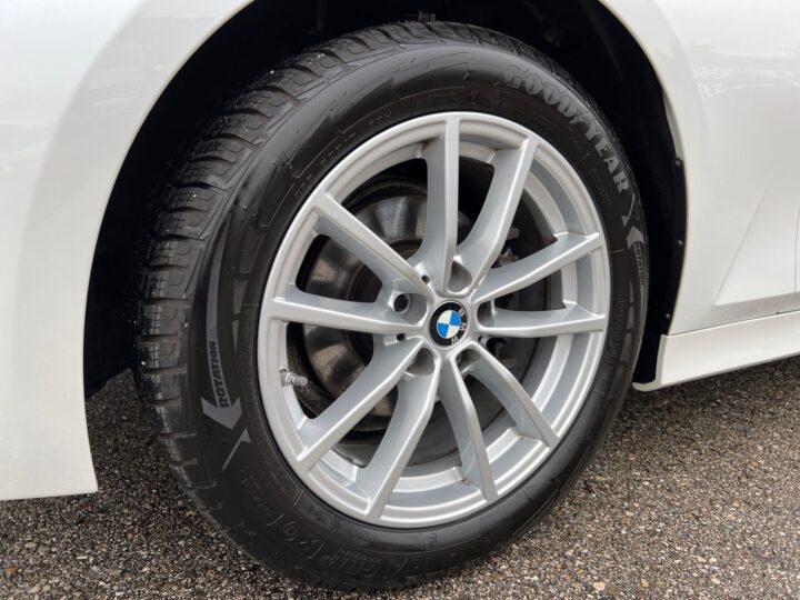 Abbildung Fahrzeugdetailansicht BMW 318 - Nr. 37