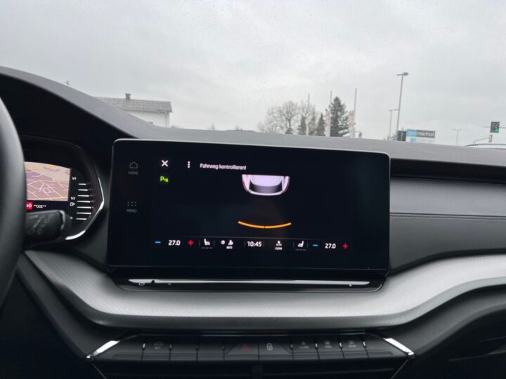 Abbildung Fahrzeugdetailansicht Skoda Octavia - Nr. 26