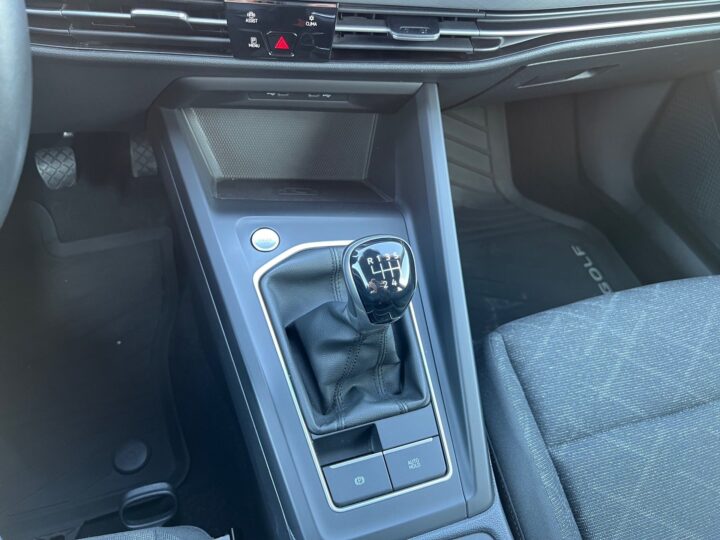 Abbildung Fahrzeugdetailansicht Volkswagen Golf Variant - Nr. 27