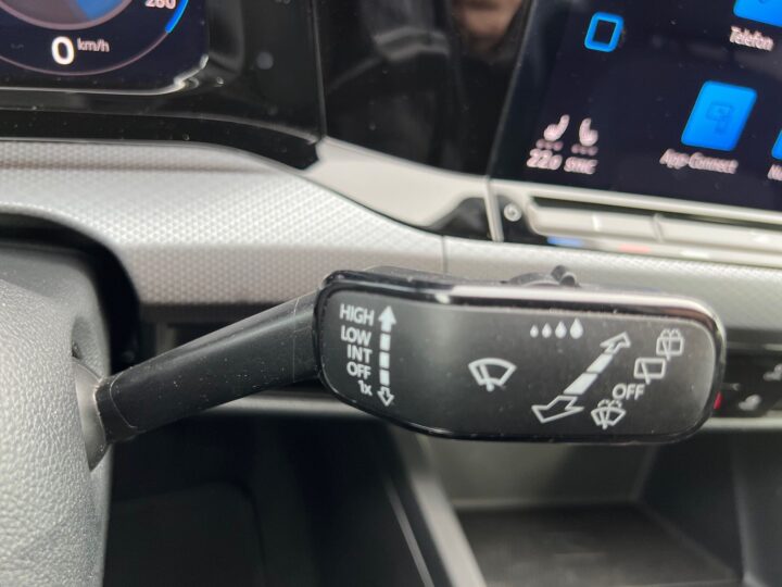 Abbildung Fahrzeugdetailansicht Volkswagen Golf - Nr. 39