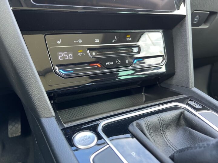 Abbildung Fahrzeugdetailansicht Volkswagen Passat Variant - Nr. 27