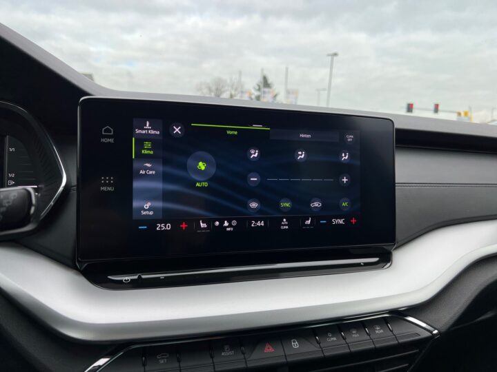 Abbildung Fahrzeugdetailansicht Skoda Octavia - Nr. 25