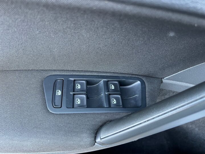 Abbildung Fahrzeugdetailansicht Volkswagen Golf Variant - Nr. 30