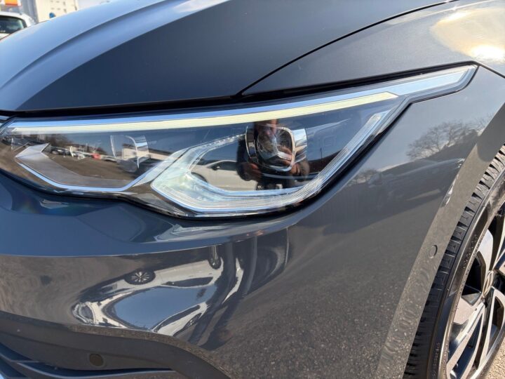 Abbildung Fahrzeugdetailansicht Volkswagen Golf - Nr. 33