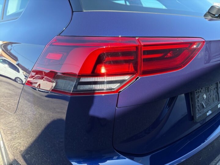 Abbildung Fahrzeugdetailansicht Volkswagen Golf Variant - Nr. 34