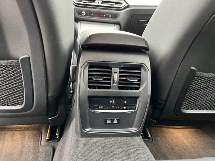 Abbildung Fahrzeugdetailansicht BMW 318 - Nr. 33