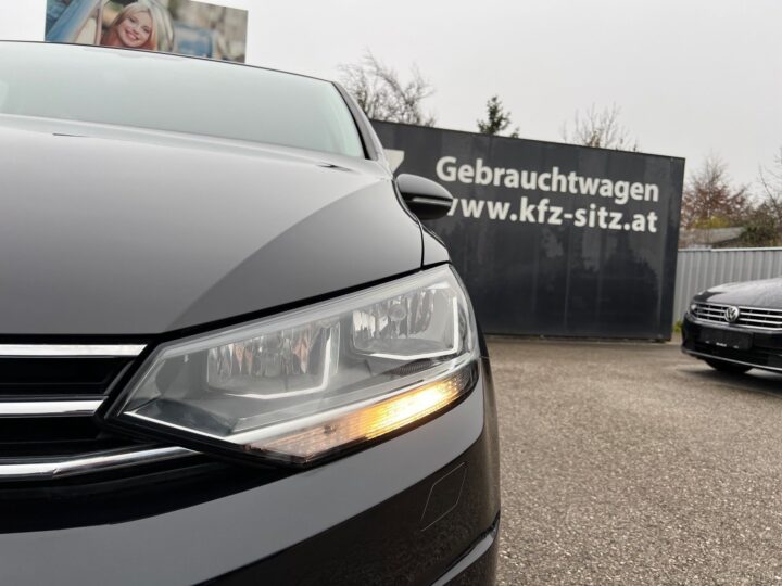 Abbildung Fahrzeugdetailansicht Volkswagen Touran - Nr. 35