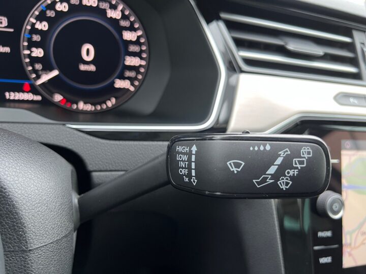 Abbildung Fahrzeugdetailansicht Volkswagen Passat Variant - Nr. 44