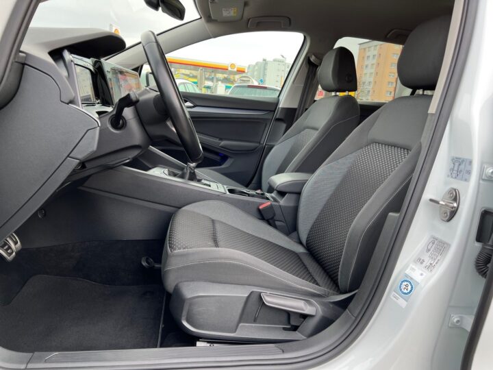 Abbildung Fahrzeugdetailansicht Volkswagen Golf - Nr. 12