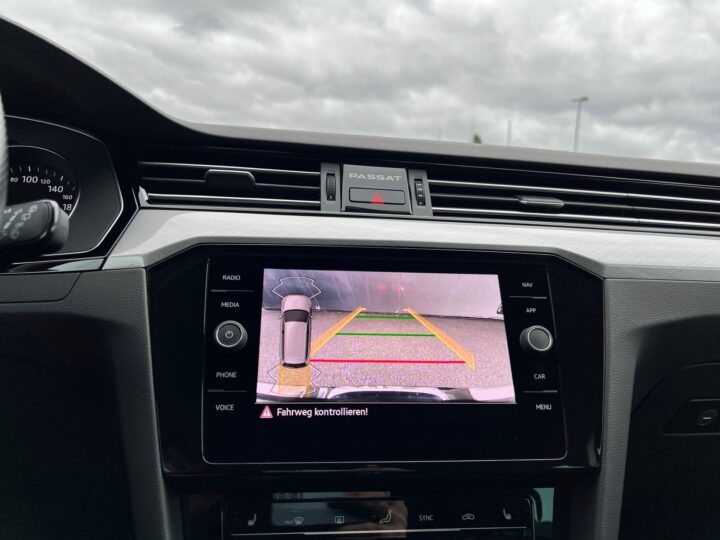 Abbildung Fahrzeugdetailansicht Volkswagen Passat Variant - Nr. 28