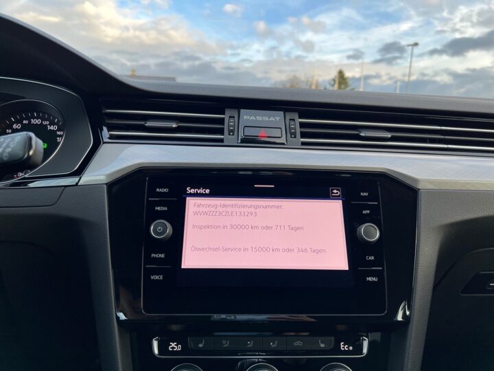 Abbildung Fahrzeugdetailansicht Volkswagen Passat Variant - Nr. 24