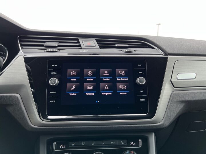 Abbildung Fahrzeugdetailansicht Volkswagen Touran - Nr. 18