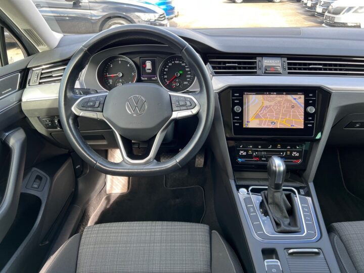 Abbildung Fahrzeugdetailansicht Volkswagen Passat Variant - Nr. 10