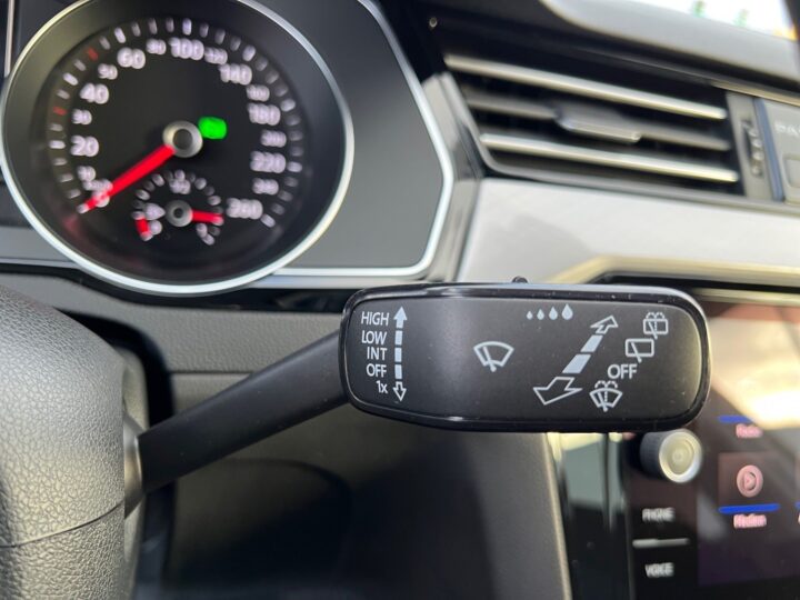 Abbildung Fahrzeugdetailansicht Volkswagen Passat Variant - Nr. 43