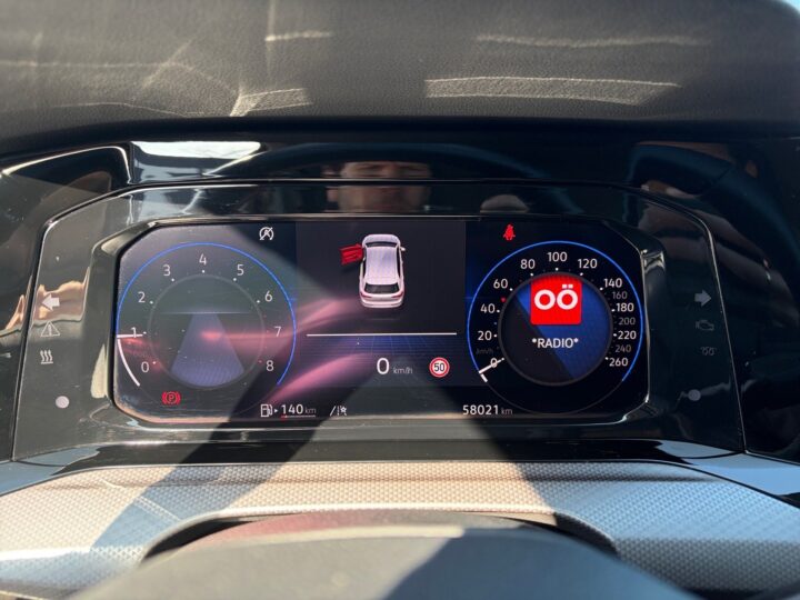 Abbildung Fahrzeugdetailansicht Volkswagen Golf - Nr. 16