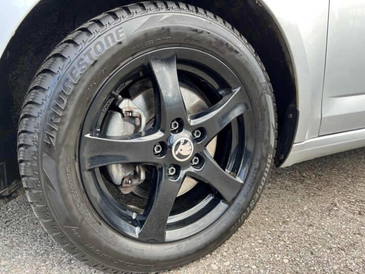 Abbildung Fahrzeugdetailansicht Skoda Octavia - Nr. 35