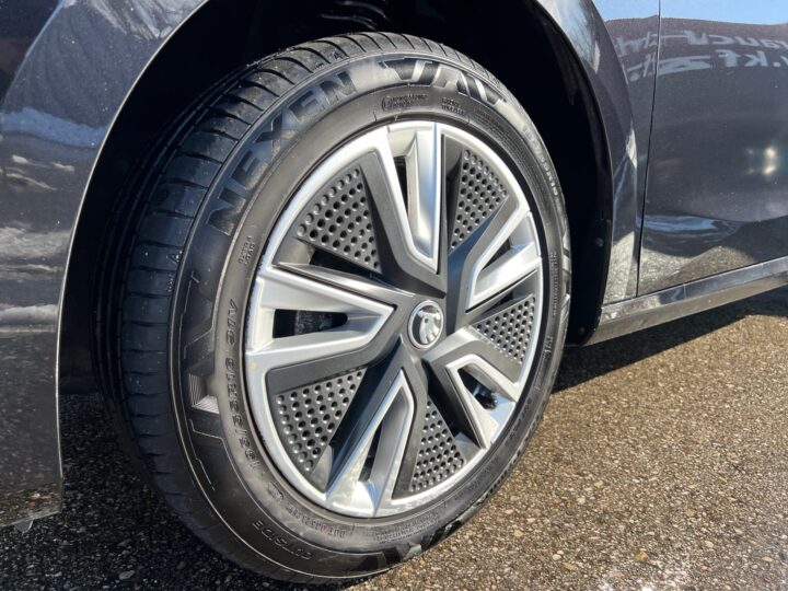 Abbildung Fahrzeugdetailansicht Skoda Fabia - Nr. 35