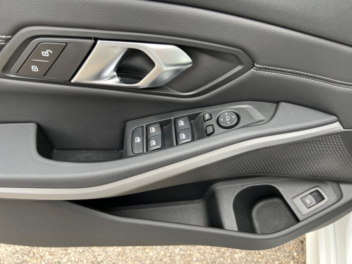 Abbildung Fahrzeugdetailansicht BMW 318 - Nr. 32