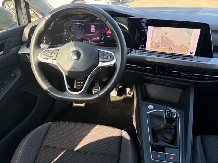 Abbildung Fahrzeugdetailansicht Volkswagen Golf - Nr. 10