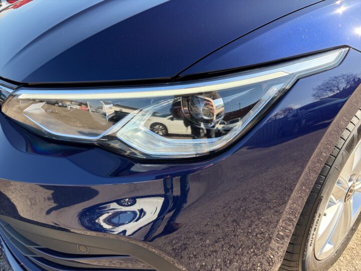 Abbildung Fahrzeugdetailansicht Volkswagen Golf Variant - Nr. 32