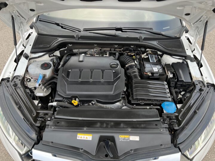 Abbildung Fahrzeugdetailansicht Skoda Octavia - Nr. 33