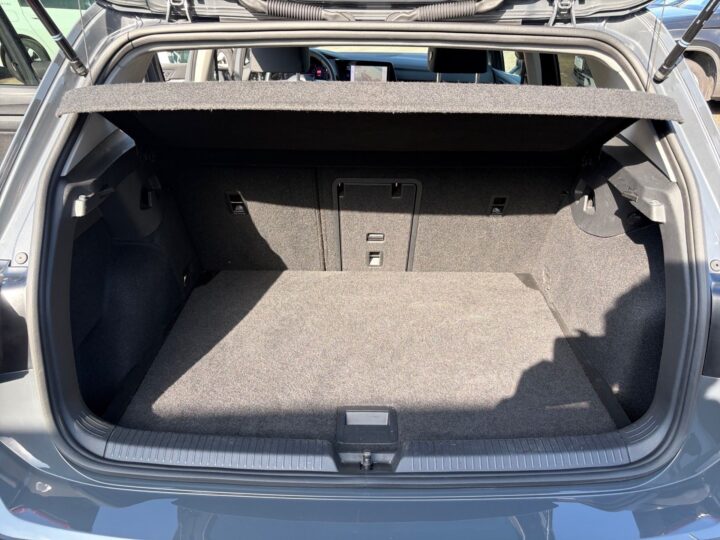 Abbildung Fahrzeugdetailansicht Volkswagen Golf - Nr. 14