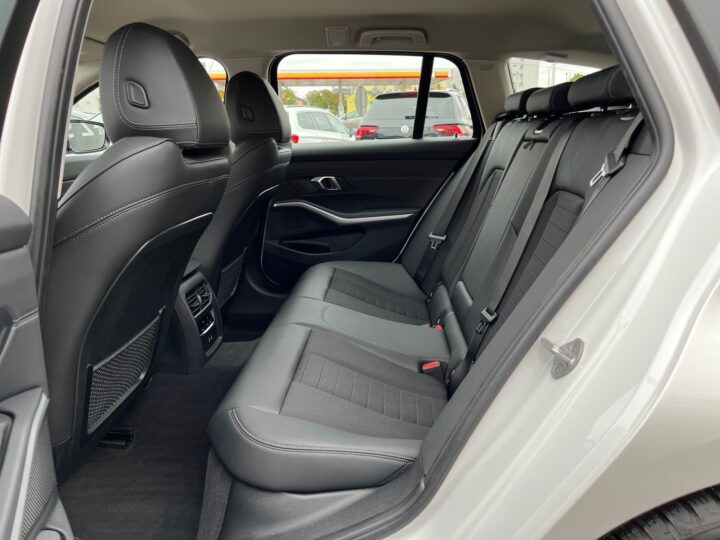 Abbildung Fahrzeugdetailansicht BMW 318 - Nr. 13