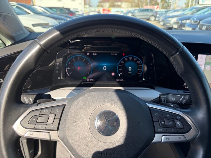 Abbildung Fahrzeugdetailansicht Volkswagen Golf Variant - Nr. 15