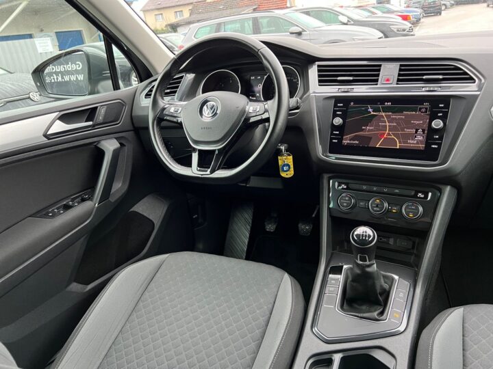 Abbildung Fahrzeugdetailansicht Volkswagen Tiguan - Nr. 11