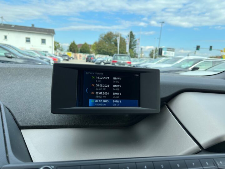 Abbildung Fahrzeugdetailansicht BMW i3 - Nr. 22