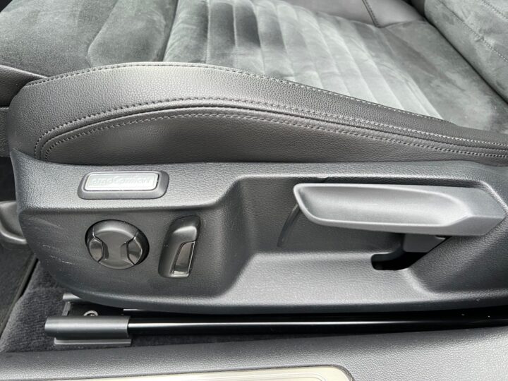 Abbildung Fahrzeugdetailansicht Volkswagen Passat Variant - Nr. 31