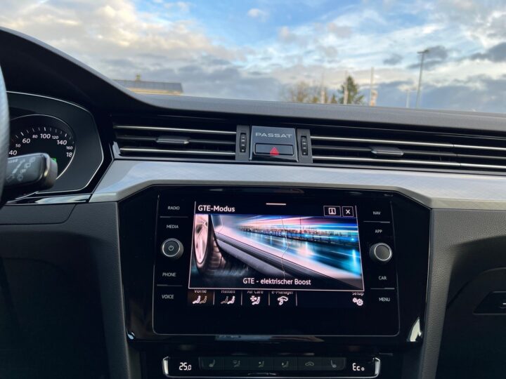 Abbildung Fahrzeugdetailansicht Volkswagen Passat Variant - Nr. 26