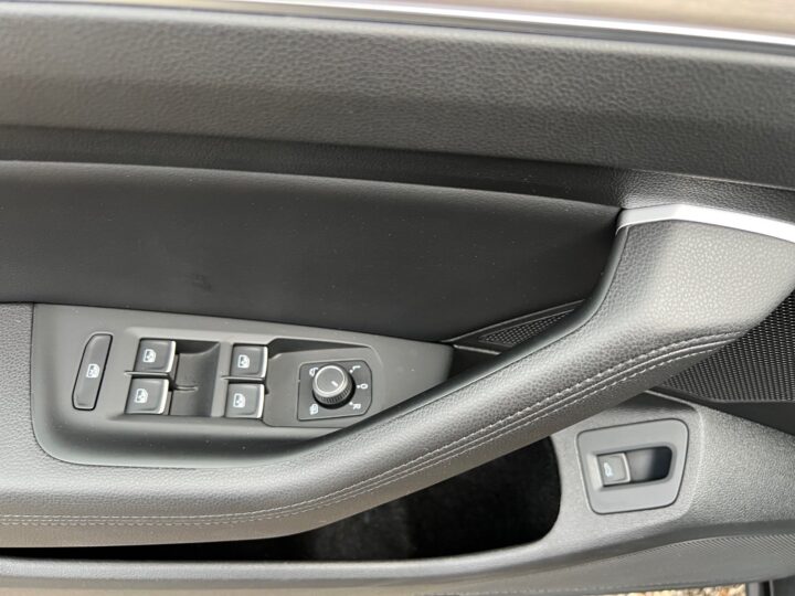 Abbildung Fahrzeugdetailansicht Volkswagen Passat Variant - Nr. 32