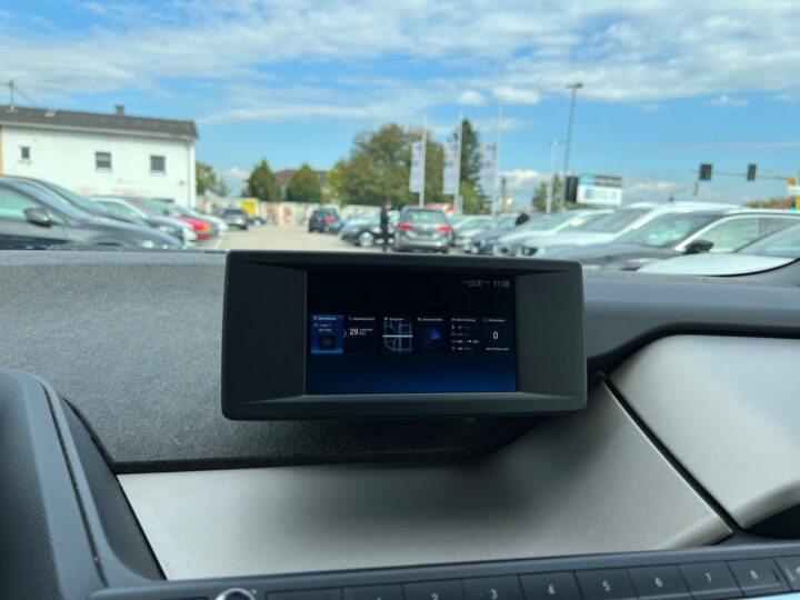 Abbildung Fahrzeugdetailansicht BMW i3 - Nr. 18